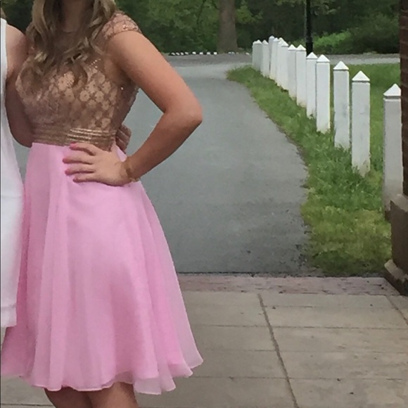 ADORABLE Madison James Short Pink Bejeweled Prom - Picture 4 of 4